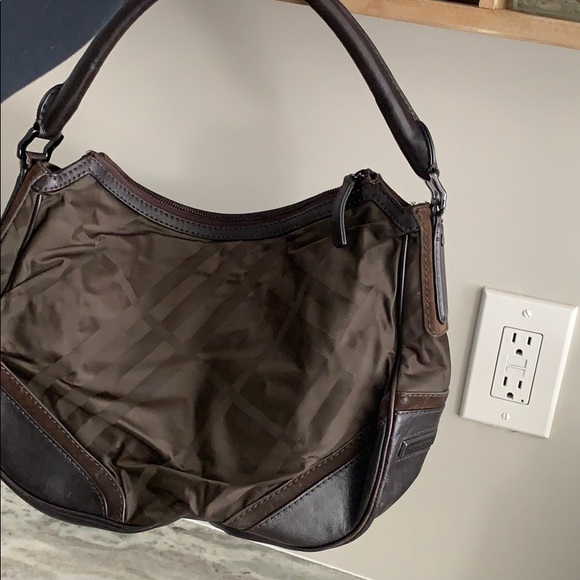 BURBERRY HOBO BAG 🔥FINAL PRICE DROP🔥 - Picture 3 of 7